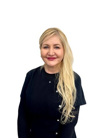 Heidi Monni (CIDESCO-kosmetologi) Heidi Monni (CIDESCO-kosmetologi)